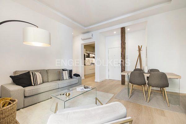 Living room of Apartment for sale in  Madrid Capital  with Air Conditioner, Heating and Parquet flooring