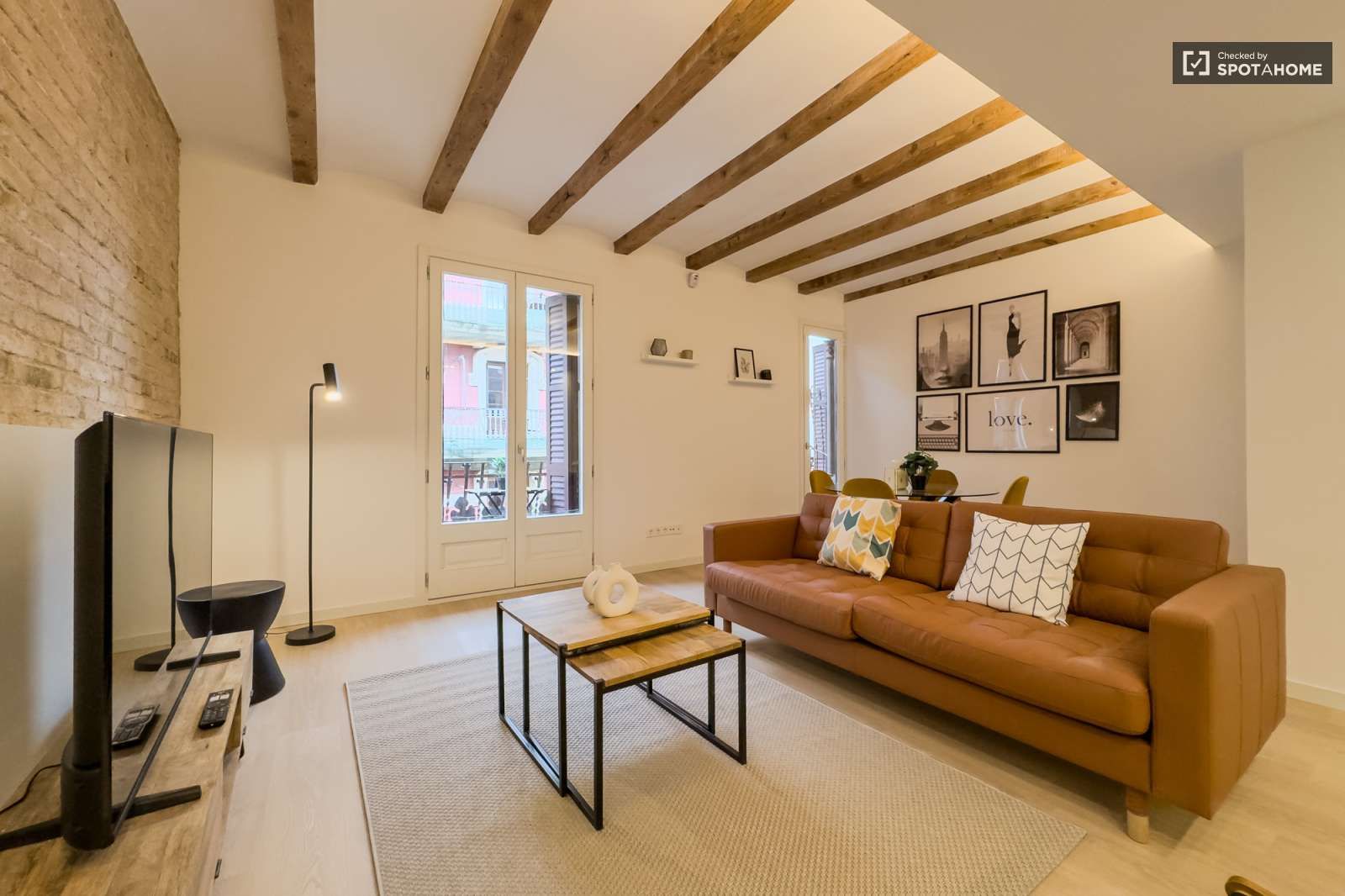 Living room of Apartment to share in  Barcelona Capital  with Air Conditioner, Heating and Terrace