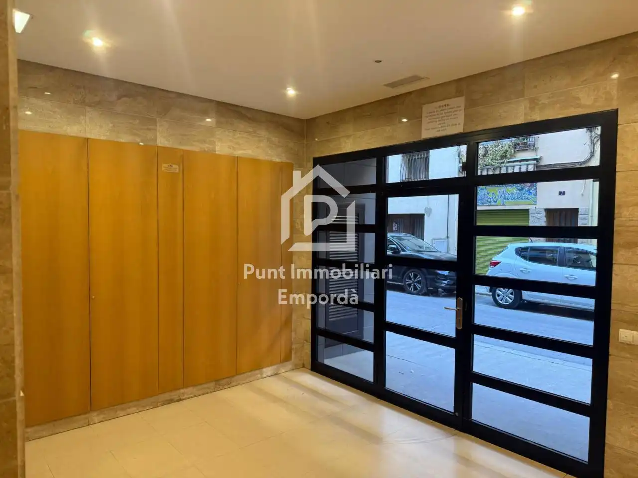 Piso en venta en Figueres con Calefacción, Terraza y Amueblado