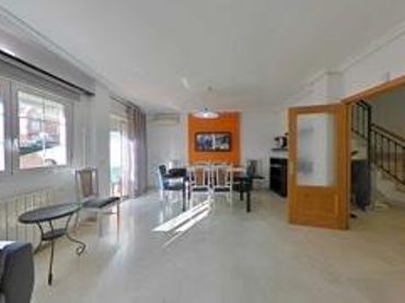 Casa aparellada amb piscina de lloguer a Centro