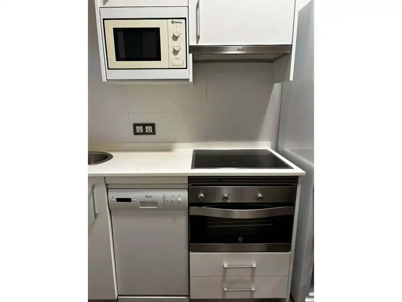 Kitchen of Study for sale in L'Hospitalet de Llobregat  with Air Conditioner, Heating and Parquet flooring