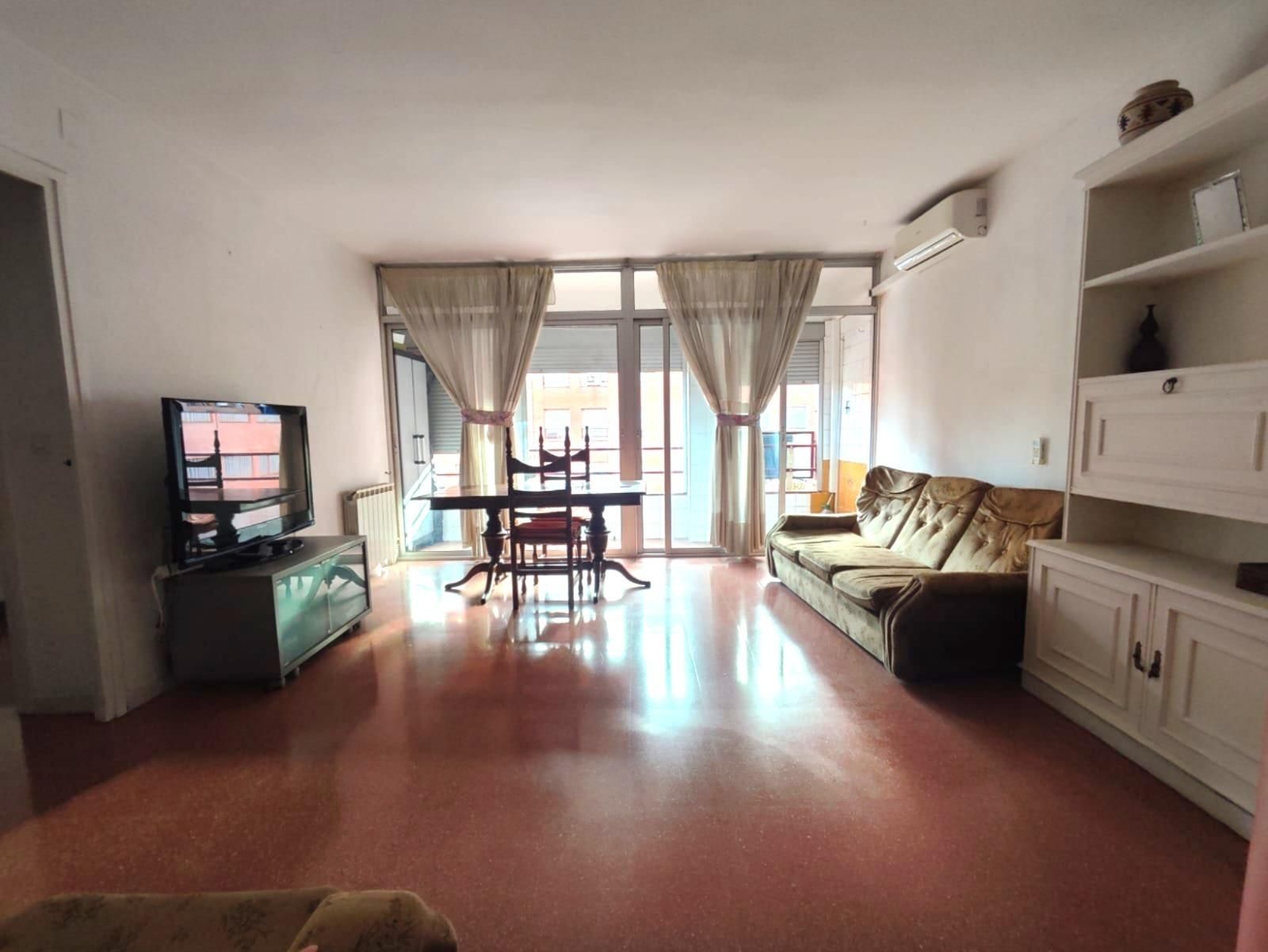 Living room of Flat for sale in Montmeló  with Air Conditioner, Heating and Terrace