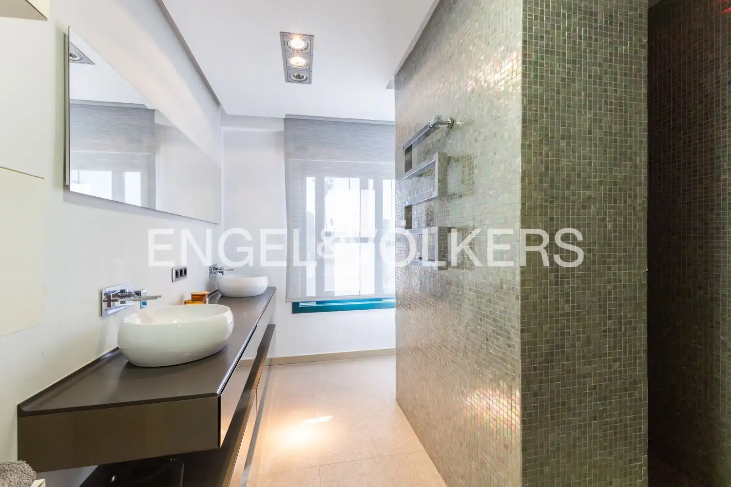 Baño de Casa o chalet en venta en Castellón de la Plana / Castelló de la Plana con Aire acondicionado, Calefacción y Jardín privado