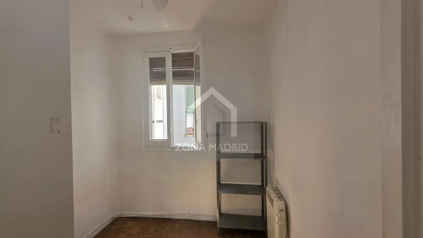 Habitación de Piso en venta en Madrid con Aire acondicionado