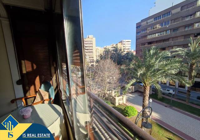 Piso en Venta en Ensanche - Diputación