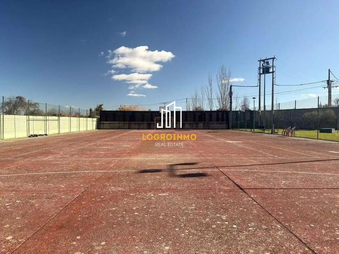 Detached homes for sale in  Logroño  with Heating, Private garden and Terrace