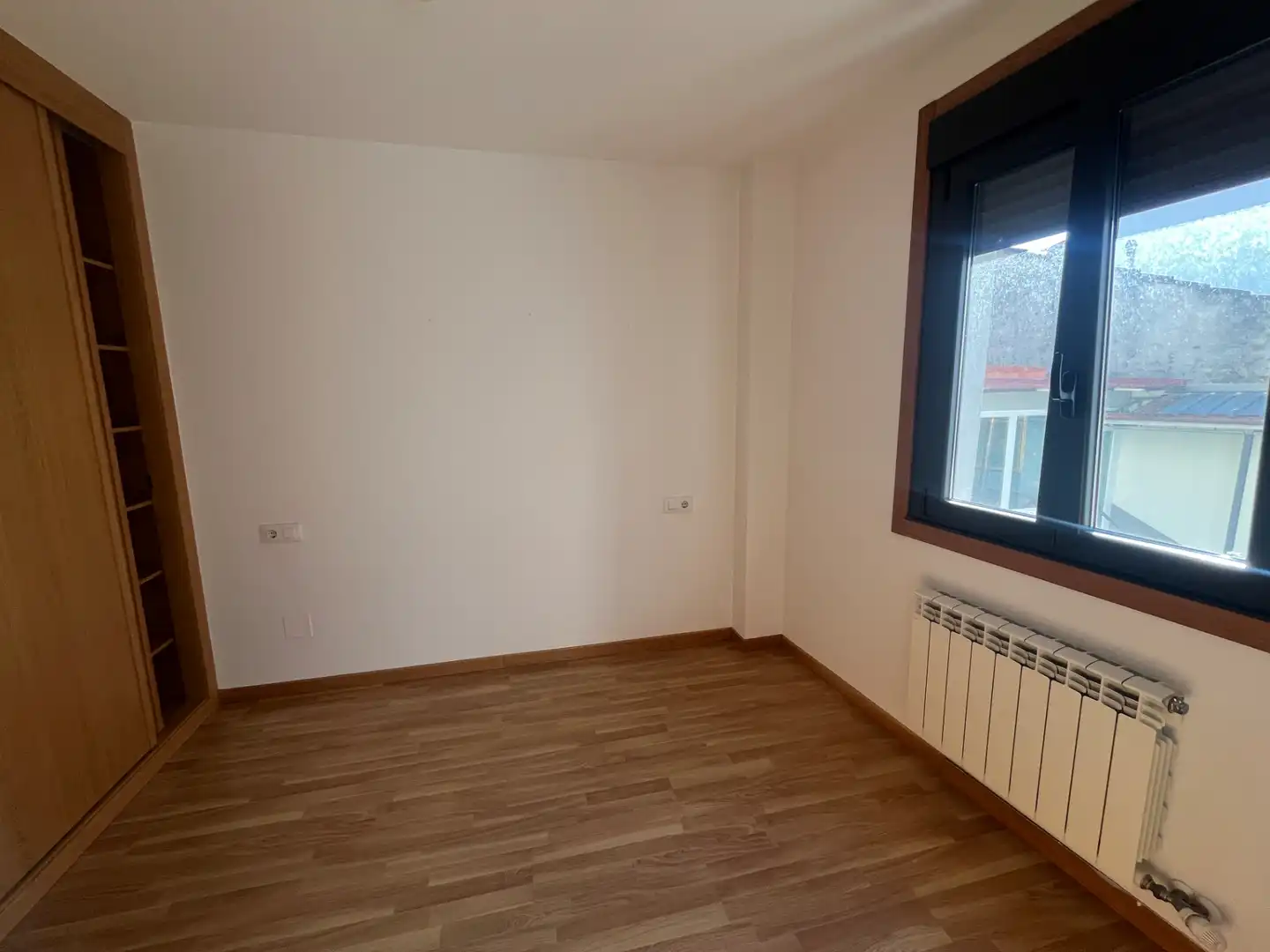 Bedroom of Flat for rent in Vigo   with Heating, Oven and Washing machine