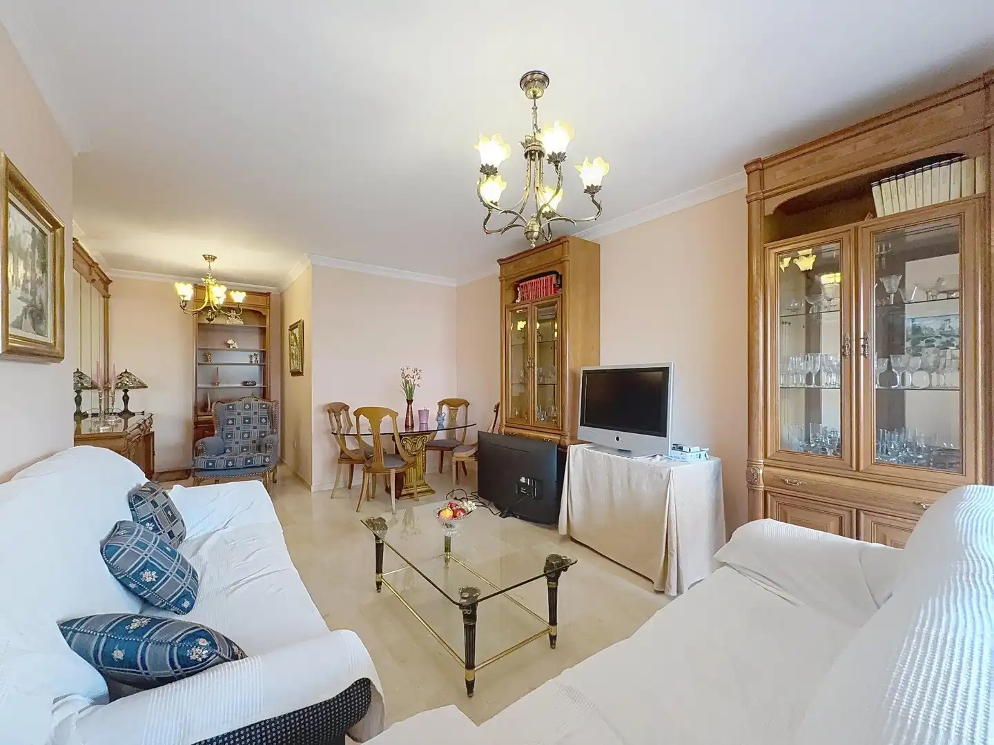 Sala d'estar de Pis de lloguer en Málaga amb Moblat i Piscina comunitària