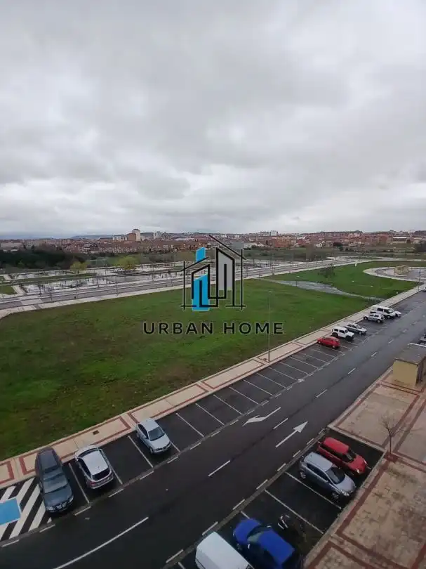 Piso en venta en María Moliner, Armunia