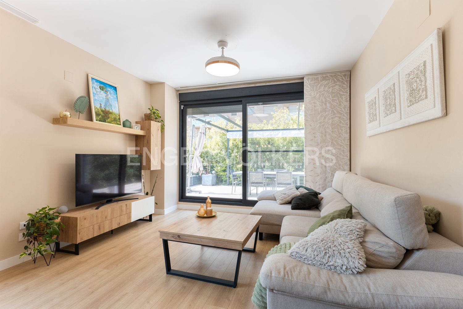 Living room of Flat for sale in  Valencia Capital  with Air Conditioner, Heating and Private garden