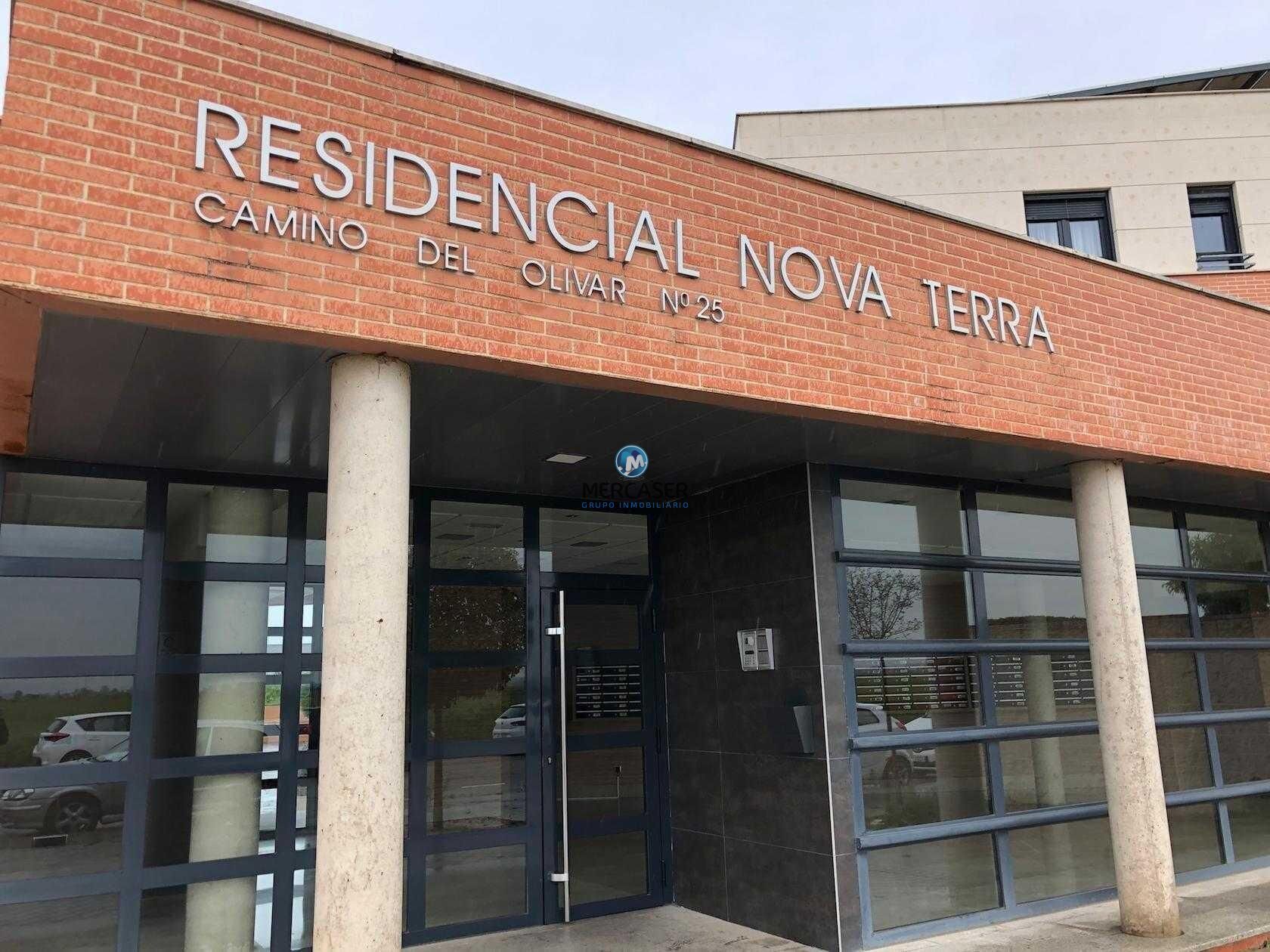 Vista exterior de Local en venda en Alcalá de Henares
