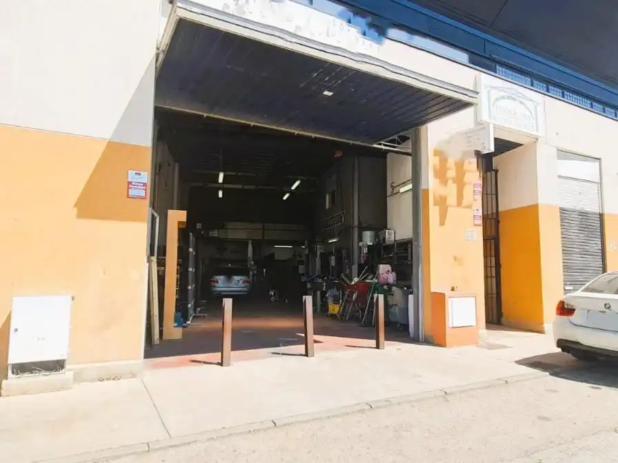 Local en venta en Camarma de Esteruelas con Alarma