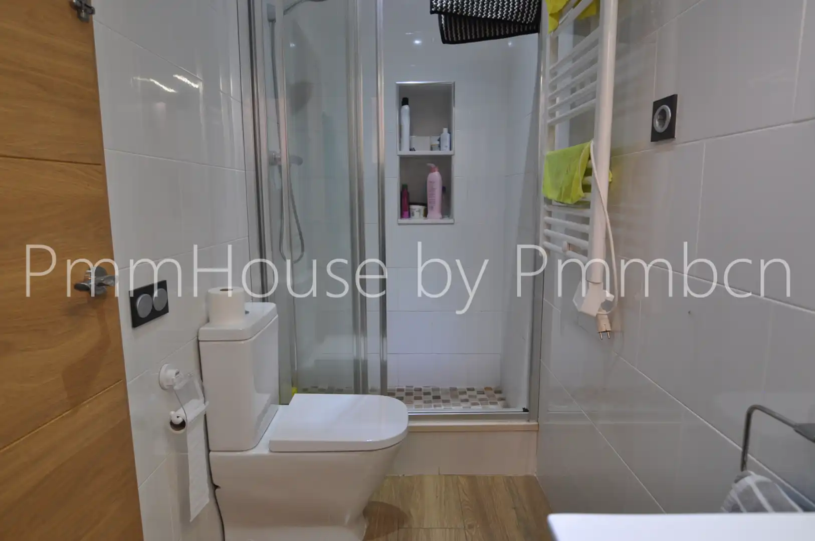 Badezimmer von Gebäude zum Verkauf in Gavà