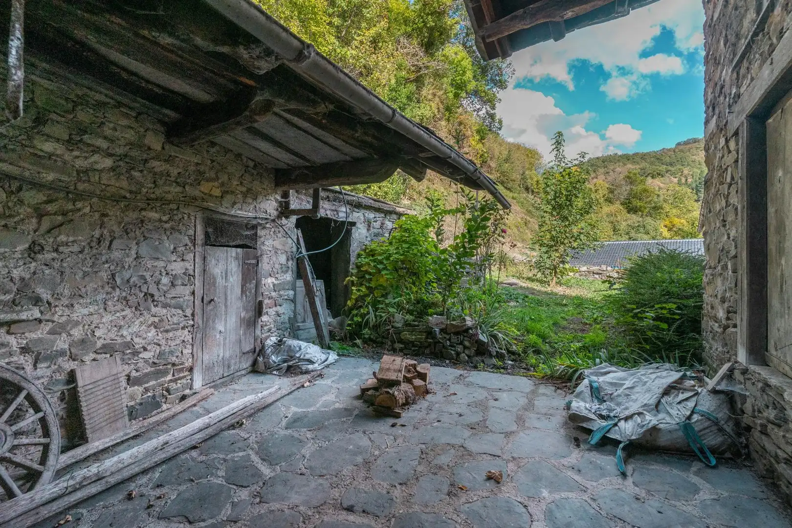 Jardí de Casa o xalet en venda en Cangas del Narcea amb Calefacció, Jardí privat i Terrassa