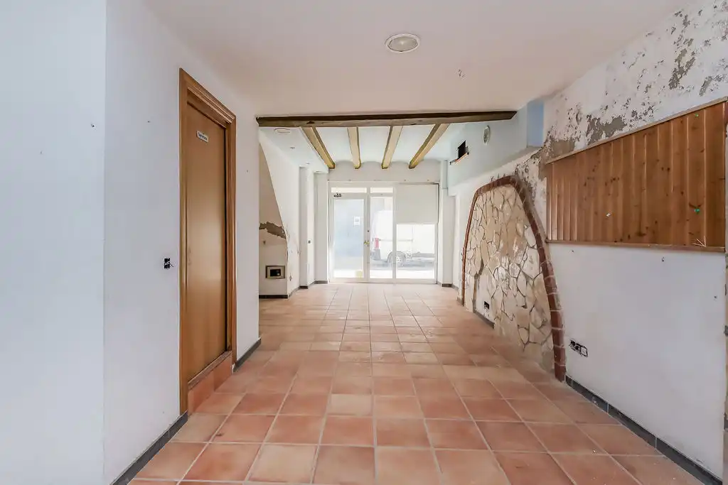 Business premises for sale in Obispo/Bisbe Aznar, imagen 2