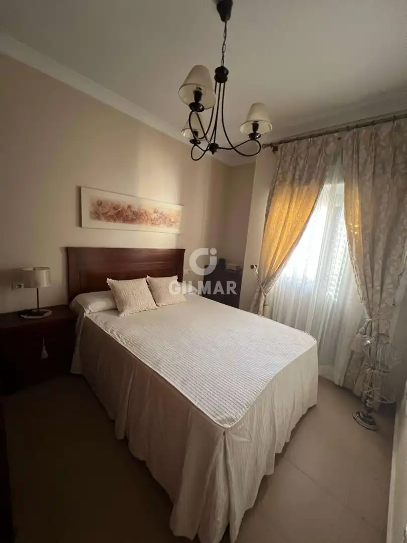 Dormitori de Casa adosada en venda en Villamartín amb Calefacció