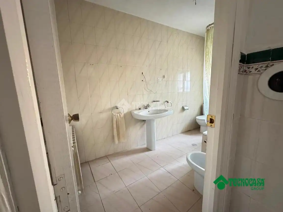 Bathroom of Houses for sale in Alcabón