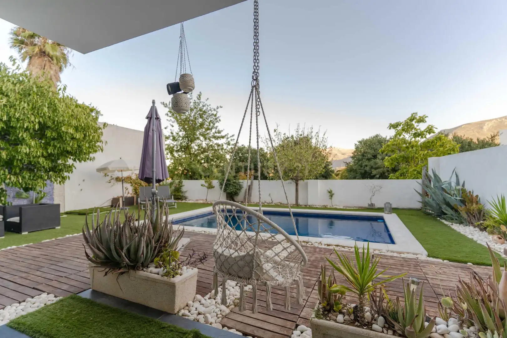 Piscina de Casa o chalet en venta en Loja con Aire acondicionado, Jardín privado y Trastero