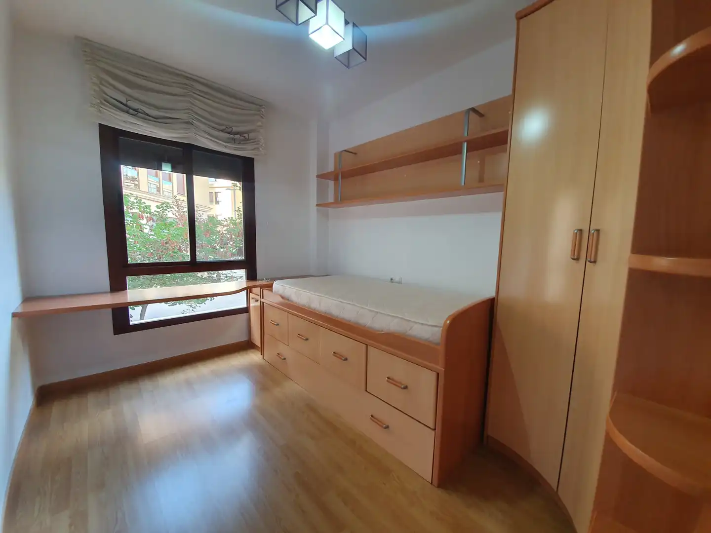 Habitación de Piso de alquiler en Guadix con Aire acondicionado, Calefacción y Trastero