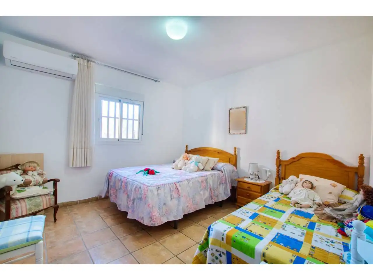 Habitación de Finca rústica en venta en Alcaucín con Terraza y Piscina