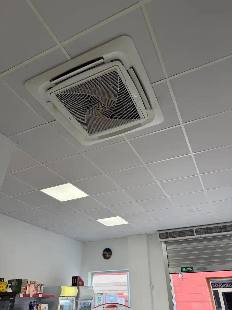 Commercial properties for sale in Arucas  with Air Conditioner