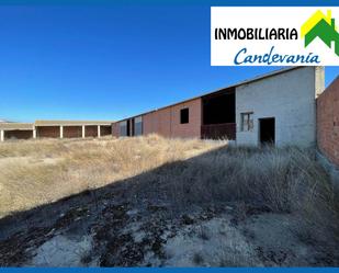 Industrial buildings to rent in Zuera