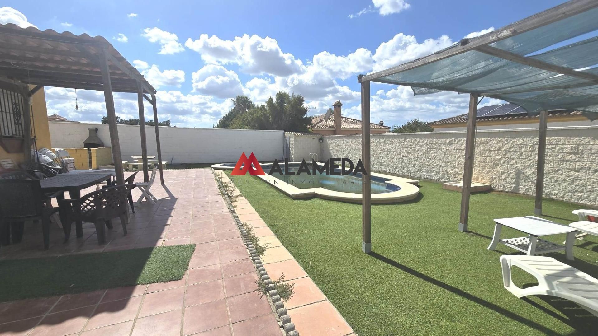 Jardí de Casa o xalet en venda en Chiclana de la Frontera amb Aire condicionat, Jardí privat i Terrassa