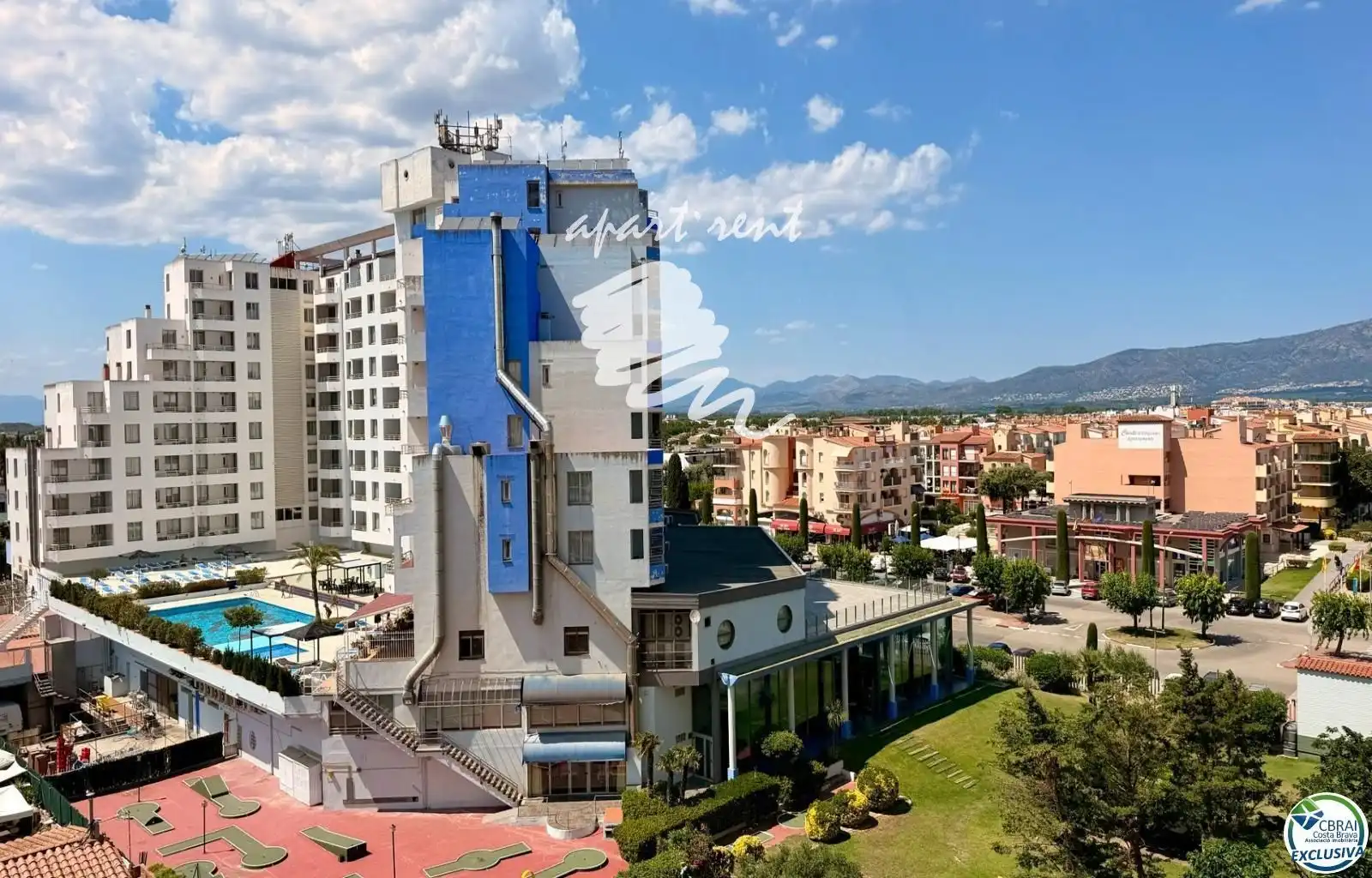 Vista exterior de Piso en venta en Empuriabrava con Calefacción, Terraza y Amueblado