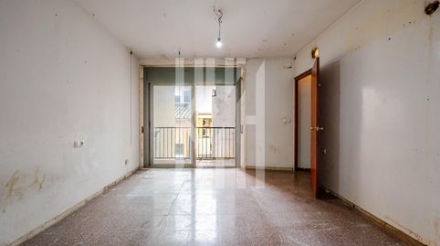 CASA CON LOCAL A REFORMAR EN ANGLÉS