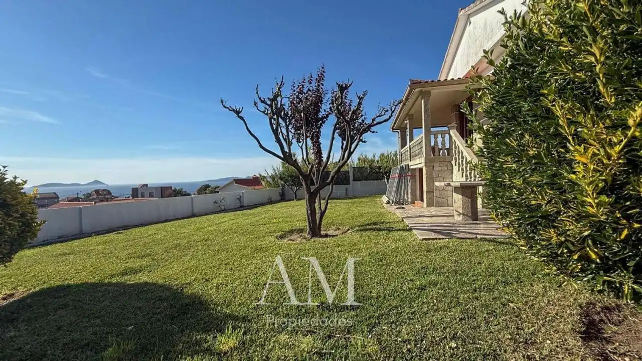 Jardí de Casa o xalet en venda en Vigo  amb Calefacció, Jardí privat i Terrassa