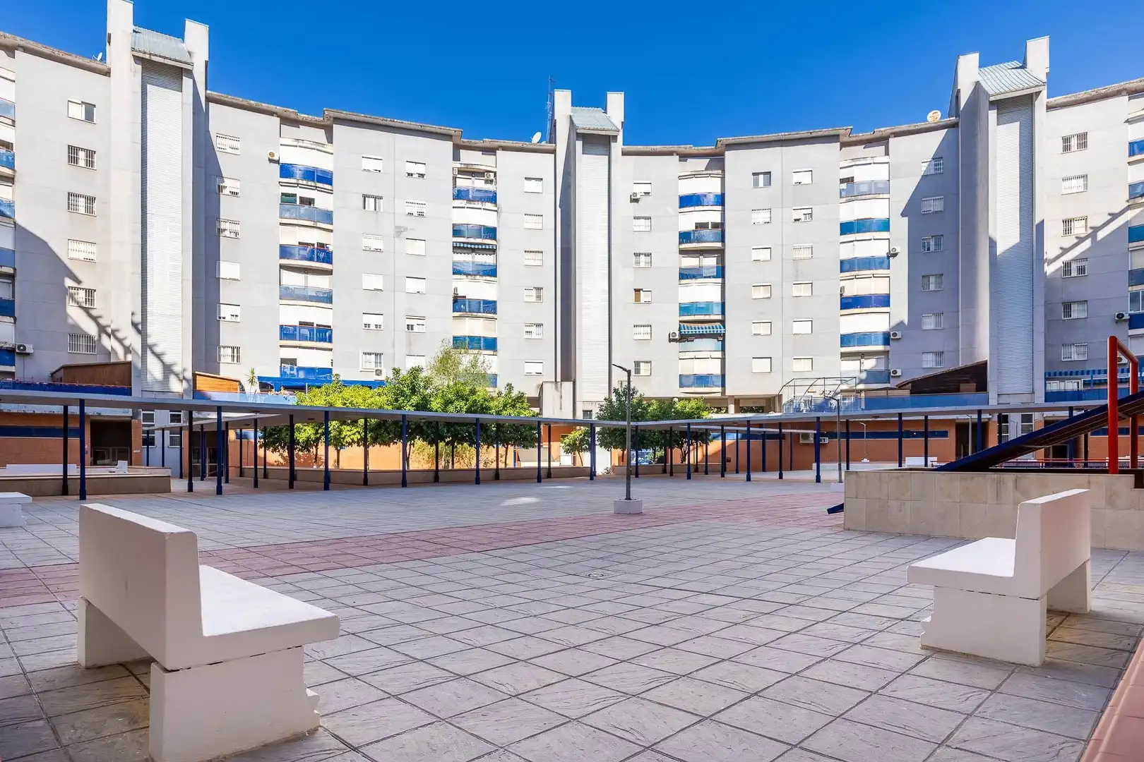 Vista exterior de Piso en venta en Sevilla con Aire acondicionado, Amueblado y Balcón