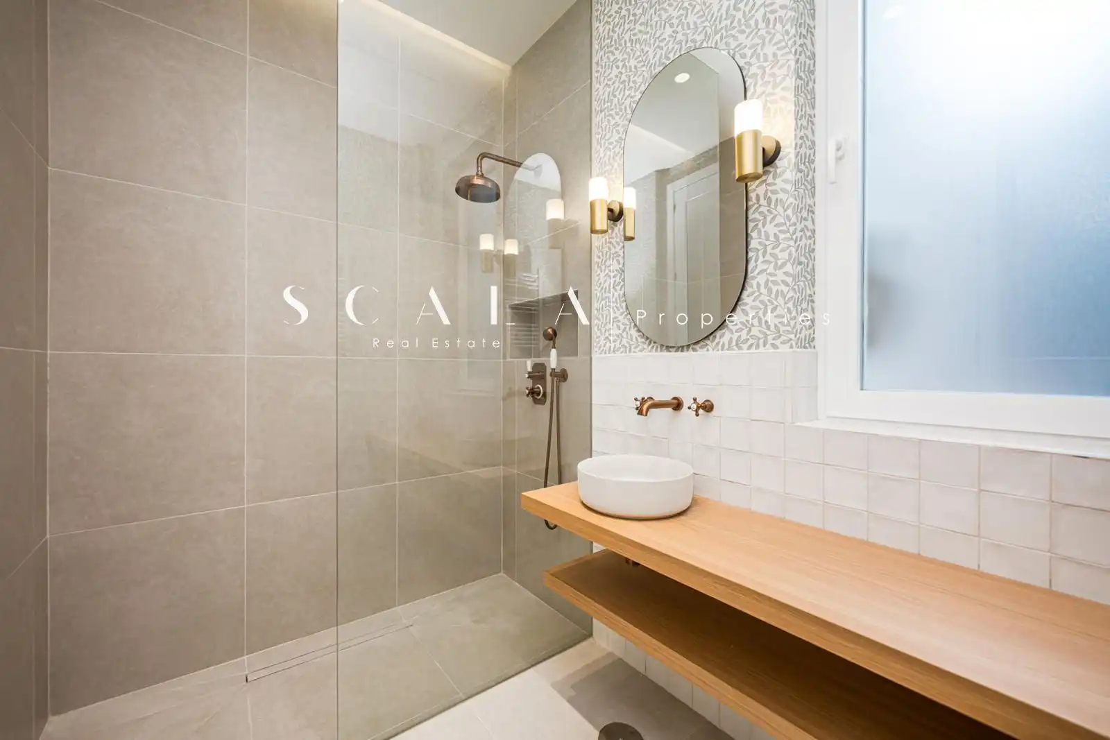Badezimmer von Wohnung zur Miete in Madrid mit Klimaanlage, Heizung und Terrasse