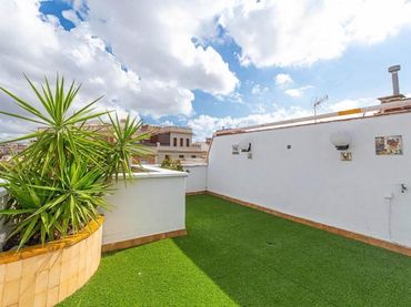 Penthouse with lift for sale in Gràcia