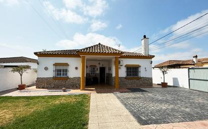 Exterior view of House or chalet for sale in Chiclana de la Frontera  with Heating, Private garden and Storage room