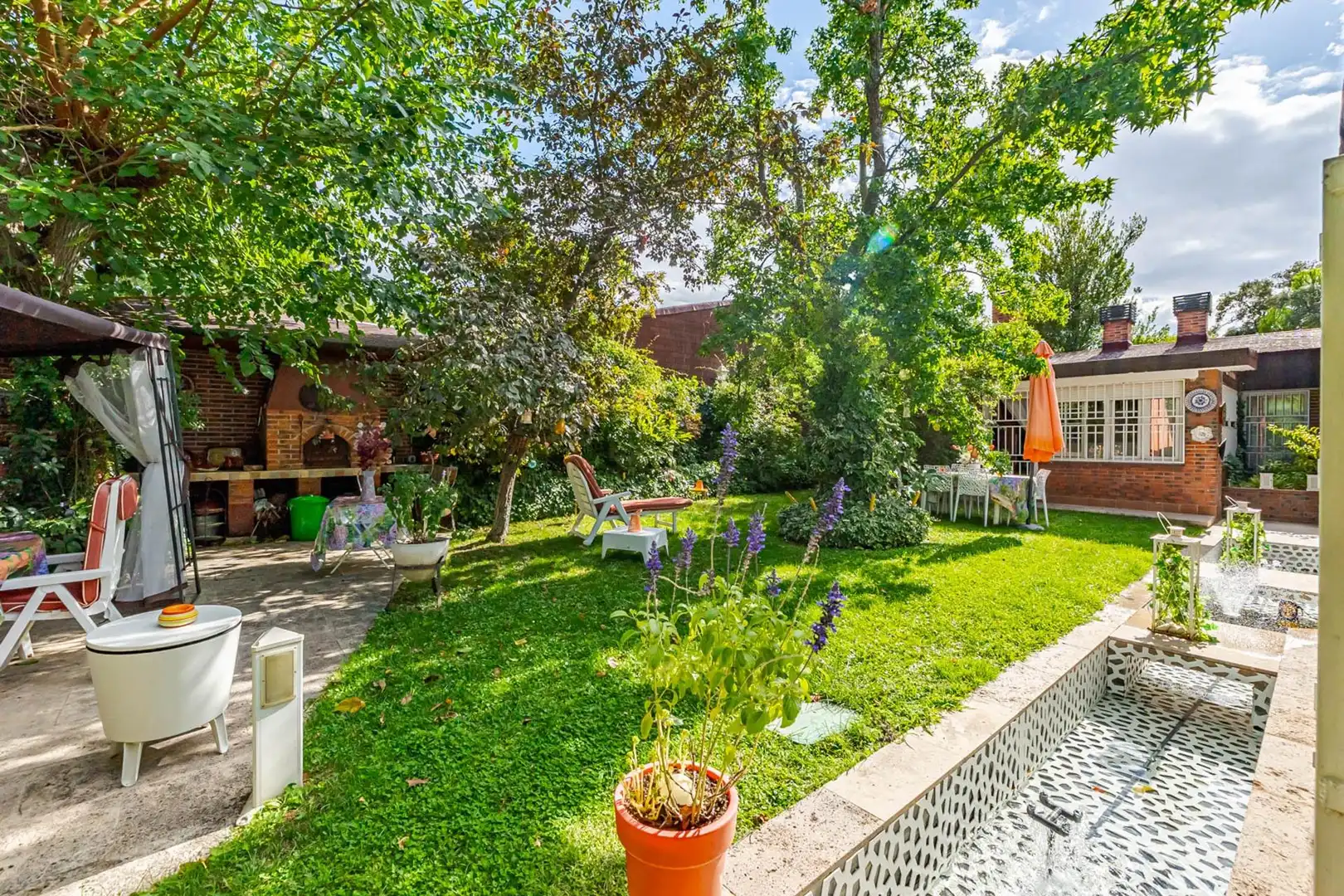 Jardí de Casa adosada en venda en Boadilla del Monte amb Aire condicionat, Calefacció i Jardí privat