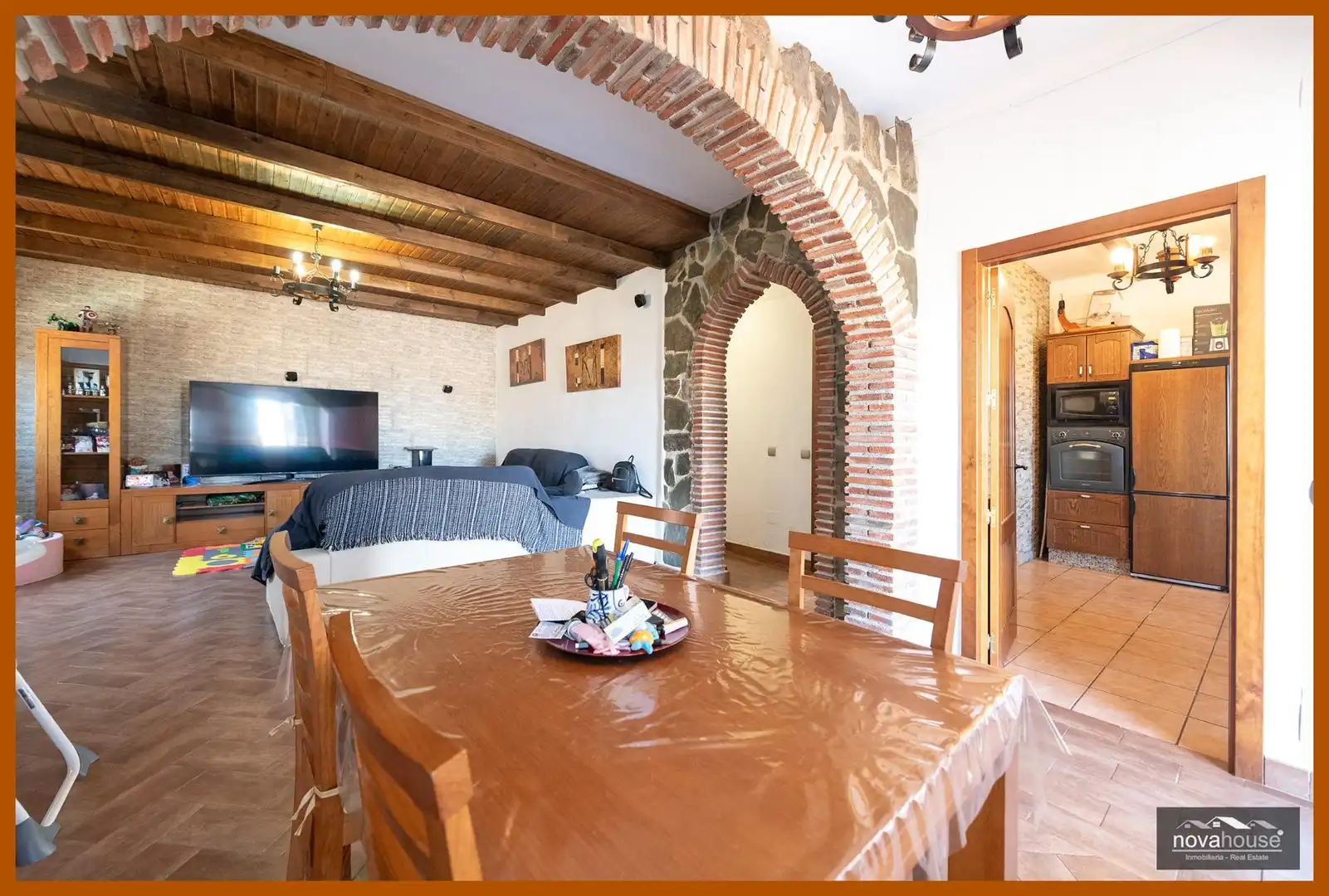 Sala de estar de Casa o chalet en venta en Rincón de la Victoria con Aire acondicionado, Calefacción y Jardín privado