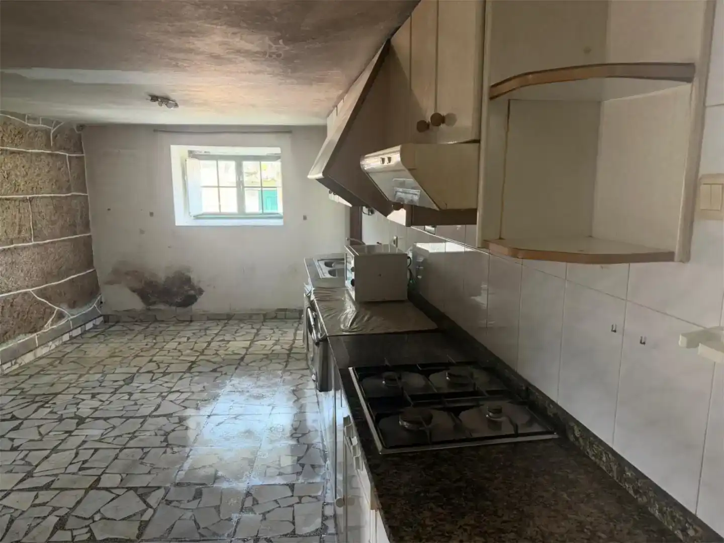 Cuina de Casa o xalet en venda en Poio amb Balcó