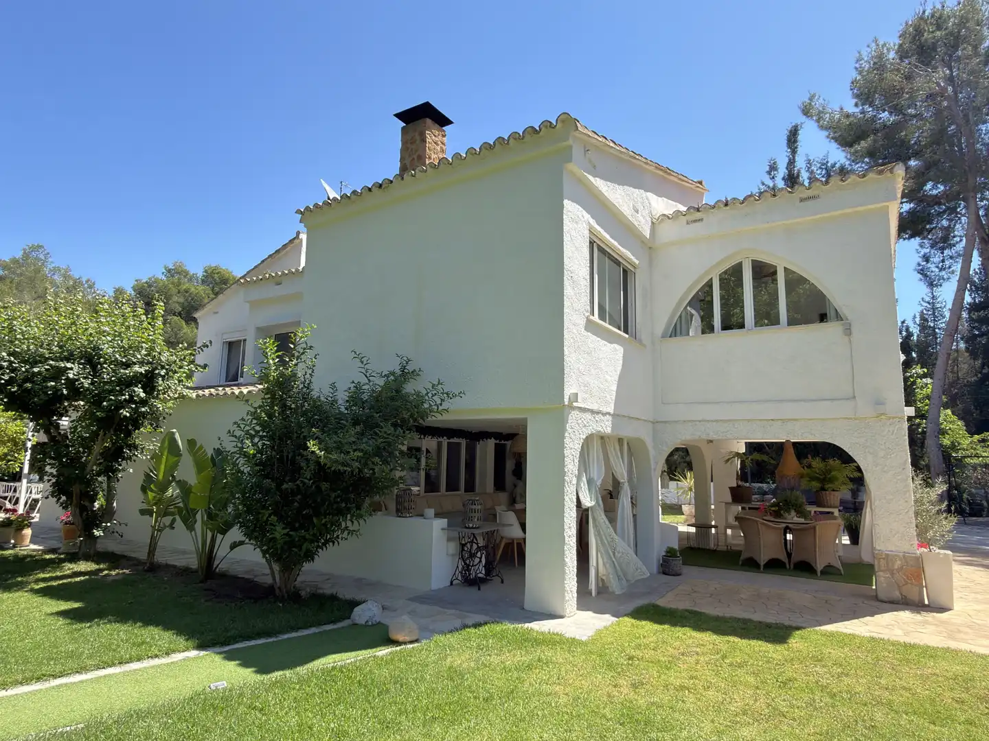 Vista exterior de Casa o xalet en venda en Náquera amb Aire condicionat, Jardí privat i Terrassa