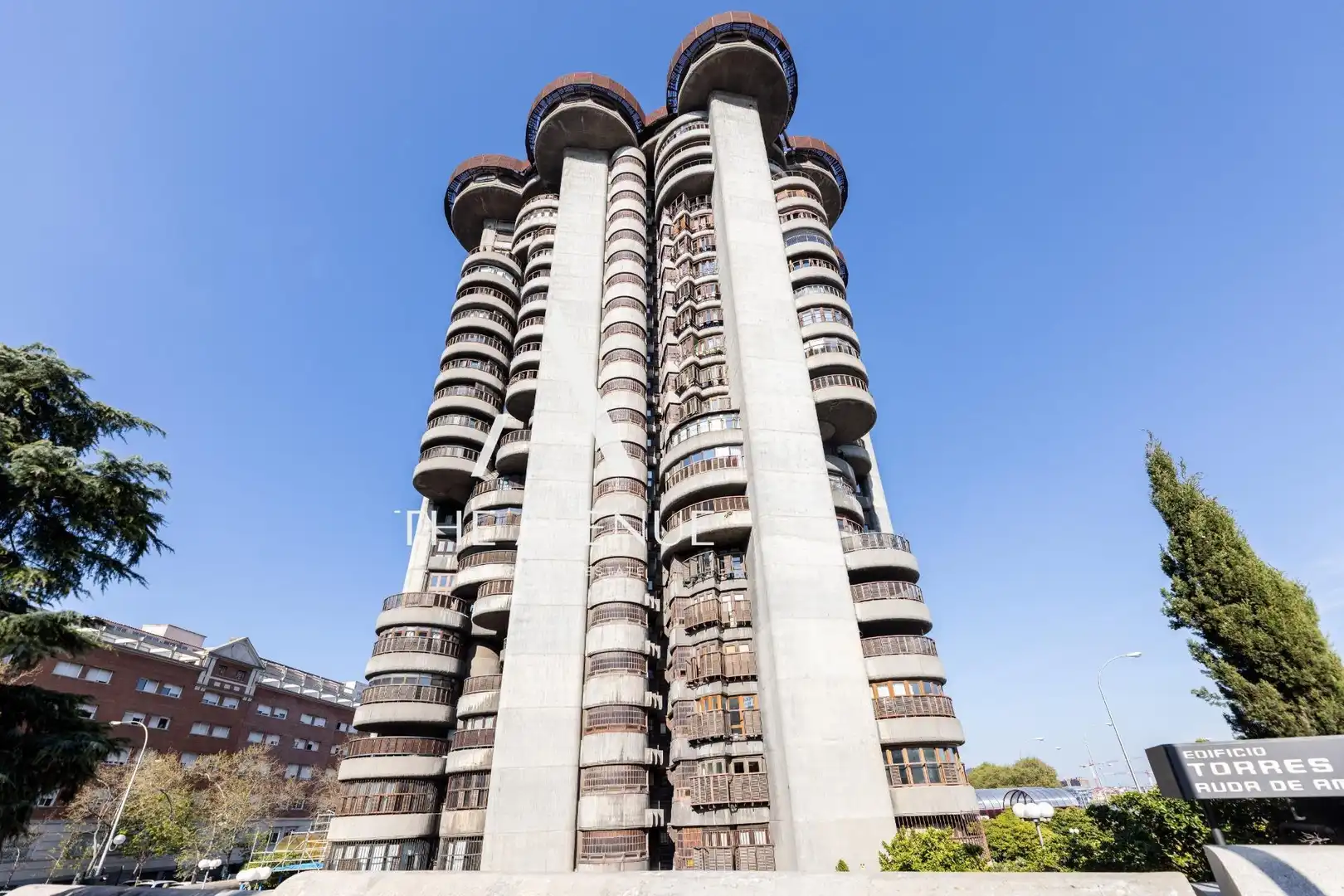 Vista exterior de Piso en venta en  Madrid Capital con Aire acondicionado, Jardín privado y Trastero