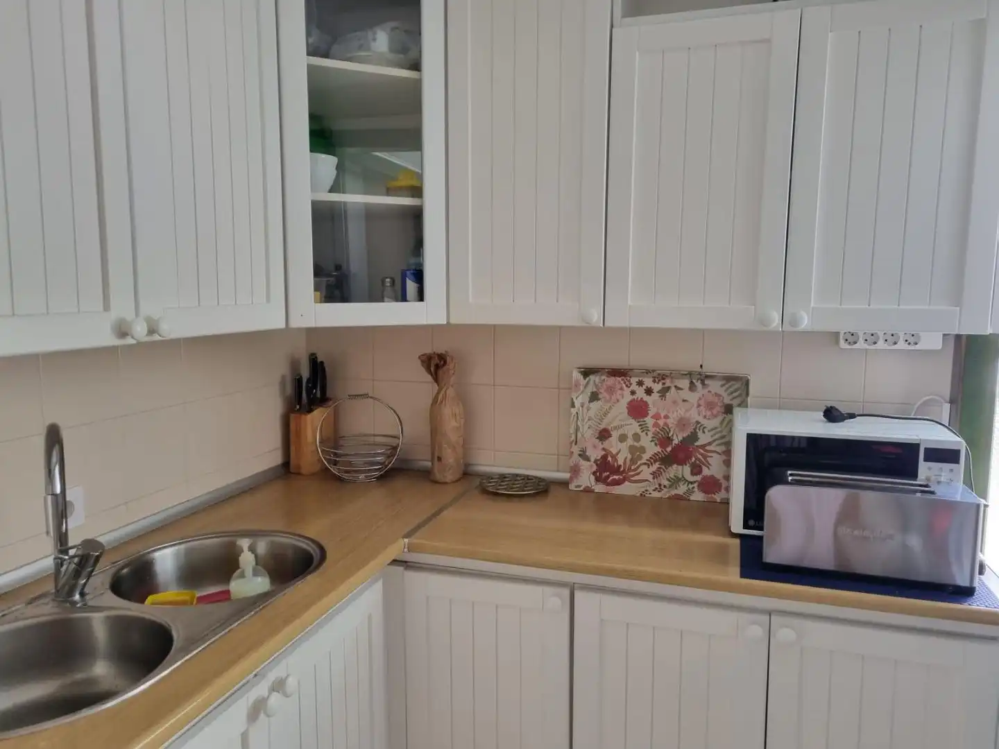 Kitchen of Flat for rent in  Sevilla Capital  with Air Conditioner, Terrace and Balcony