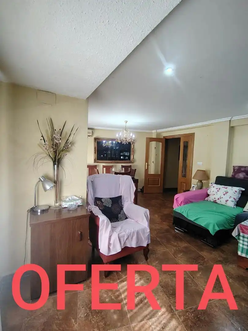 Flat with terrace for sale in La Constitución - Canaleta