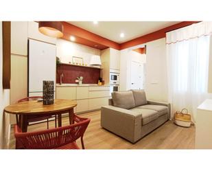 Sala d'estar de Apartament de lloguer en Badajoz Capital amb Aire condicionat, Terrassa i Moblat