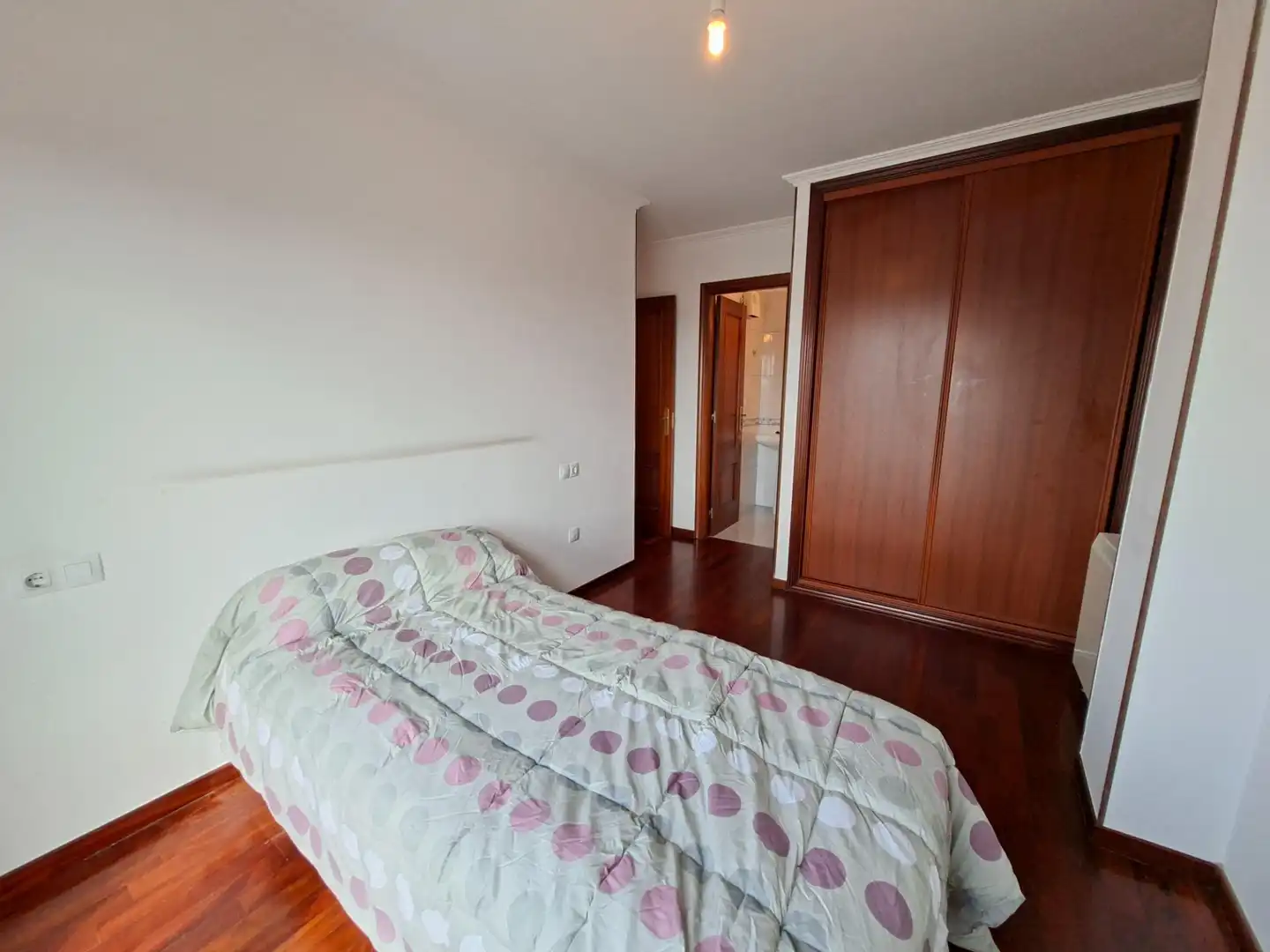 Schlafzimmer von Wohnungen zum Verkauf in Vilagarcía de Arousa mit Parkett