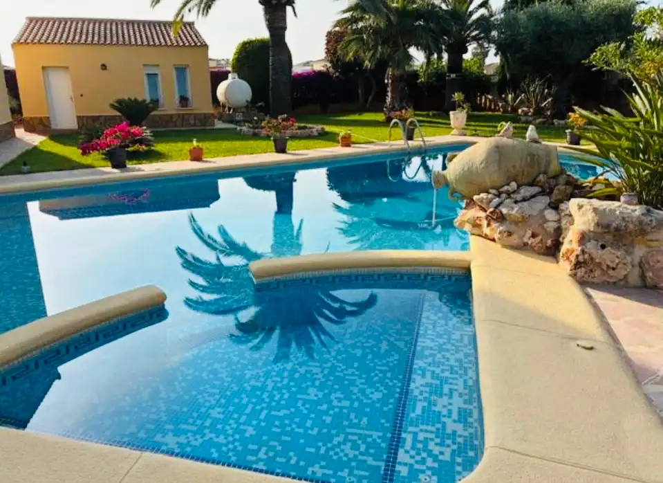 Chalet con terraza en venta en Centro Urbano, imagen 2