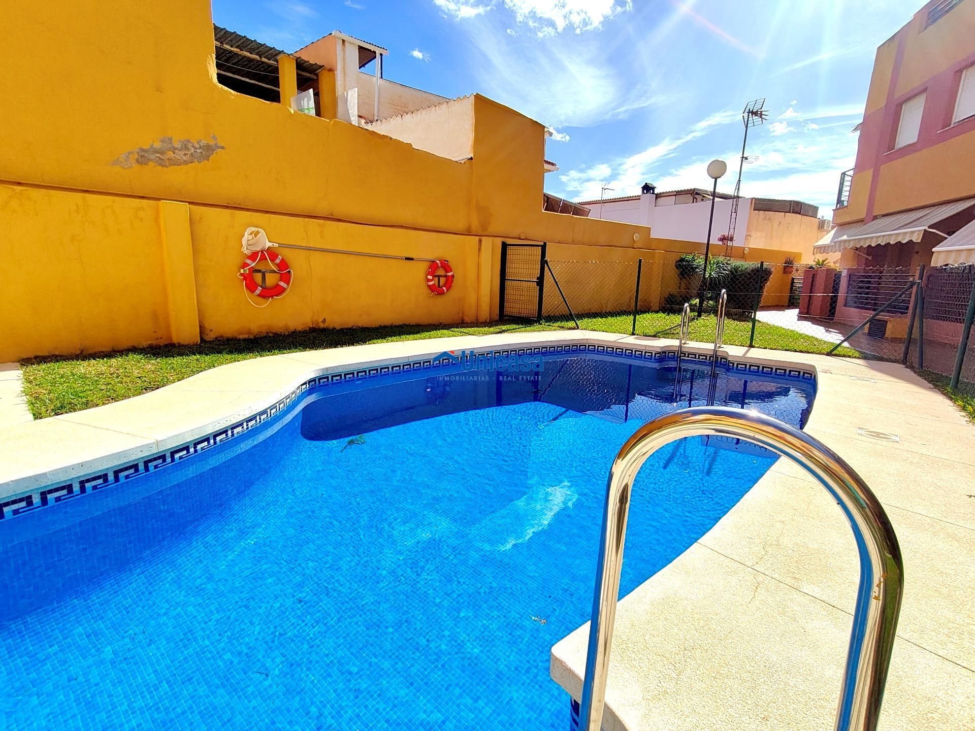 Piscina de Casa adosada en venda en Málaga Capital amb Aire condicionat, Calefacció i Piscina comunitària