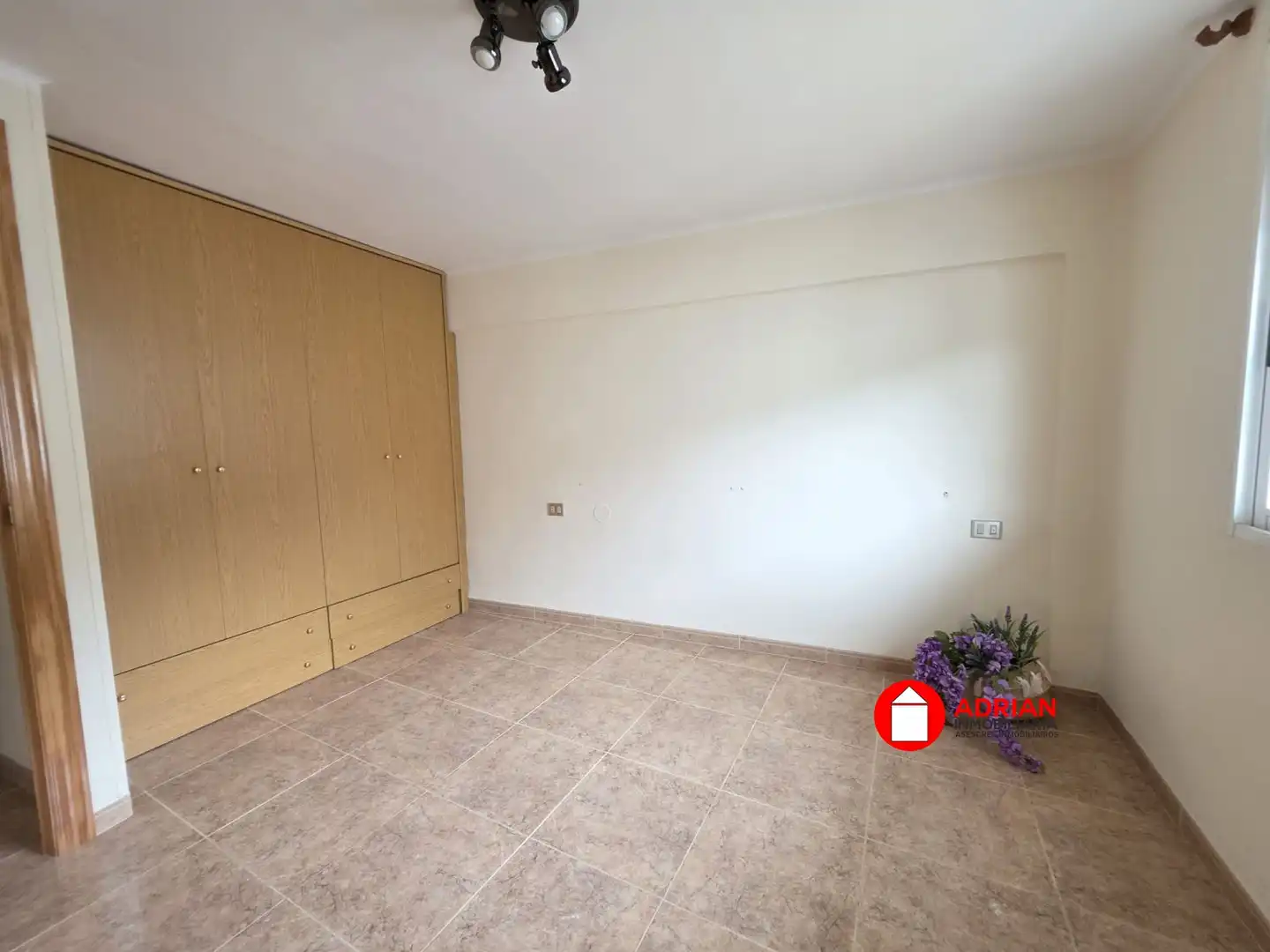 Dormitori de Edifici en venda en Eslida