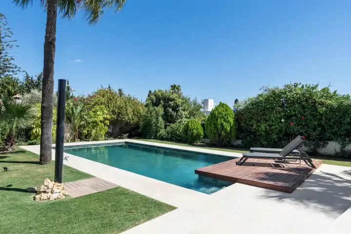 Chalet con piscina en venta en San Pedro de Alcántara, imagen 4