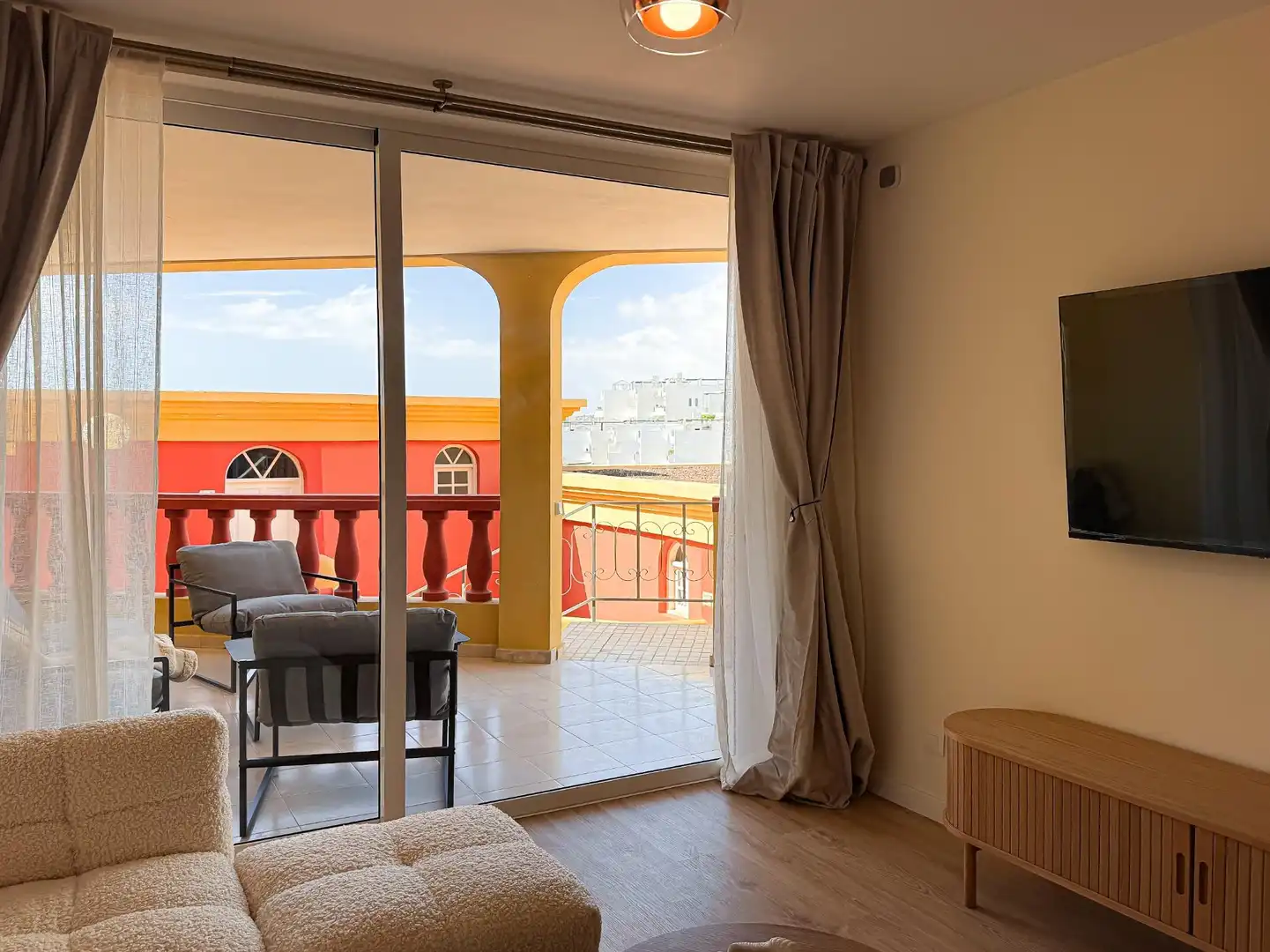 Dormitori de Apartament en venda en Adeje amb Aire condicionat, Jardí privat i Terrassa