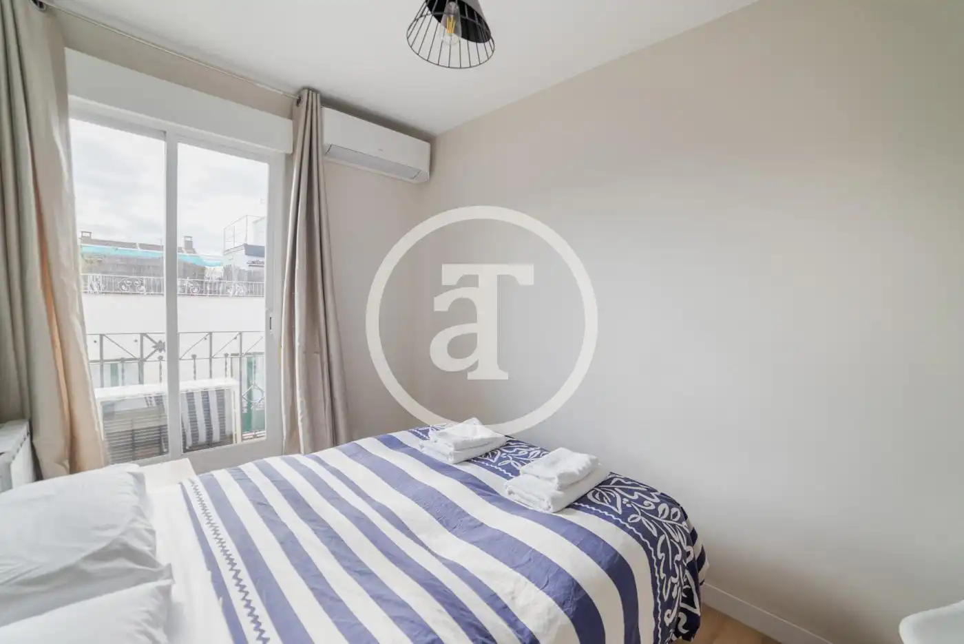 Bedroom of Flat for rent in Madrid  with Air Conditioner, Heating and Furnished