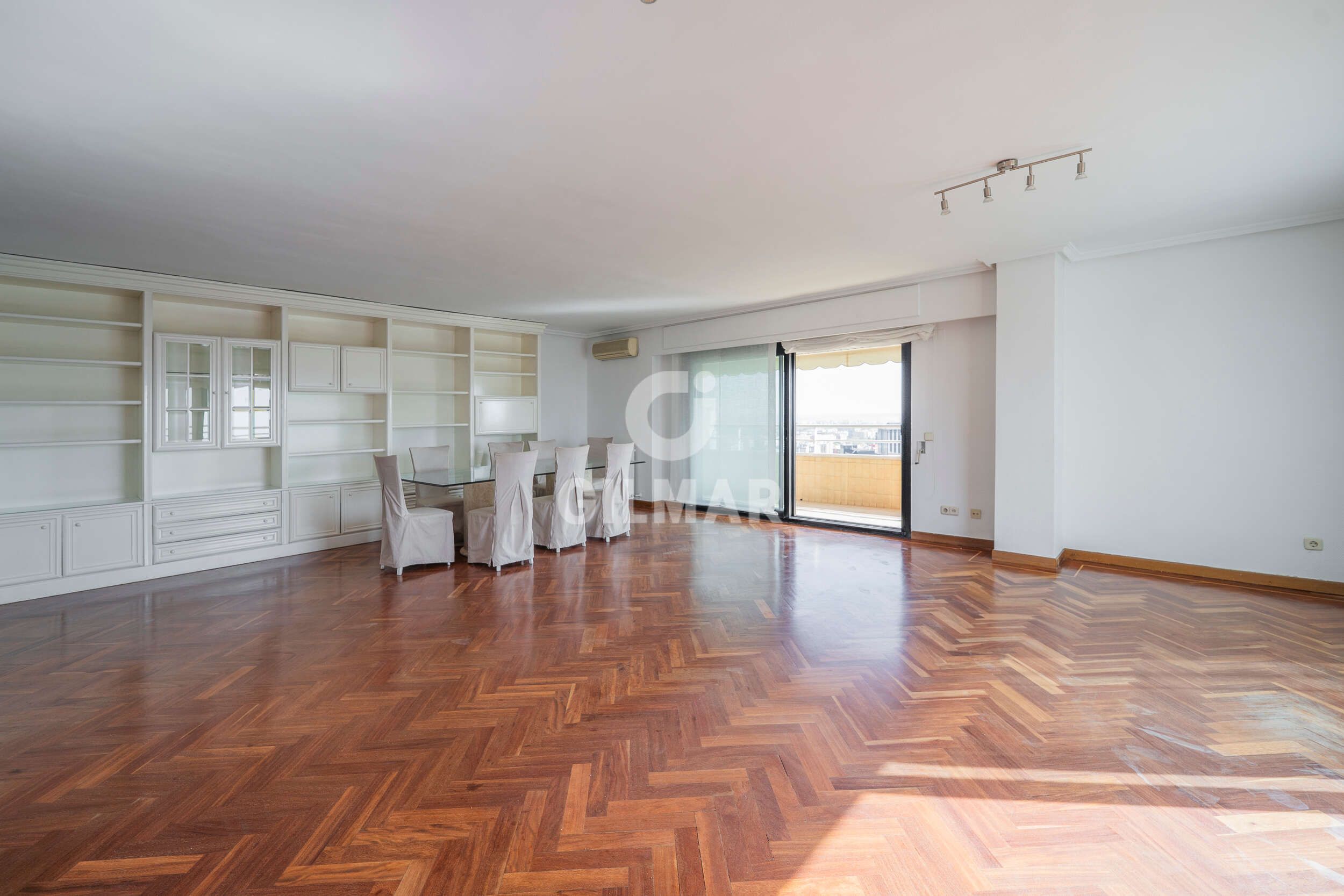 Living room of Attic for sale in  Madrid Capital  with Heating, Private garden and Swimming Pool